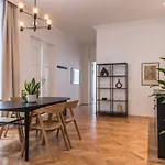 Apartment New Design - Location Wenceslas Square *