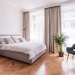 Apartment New Design - Location Wenceslas Square *